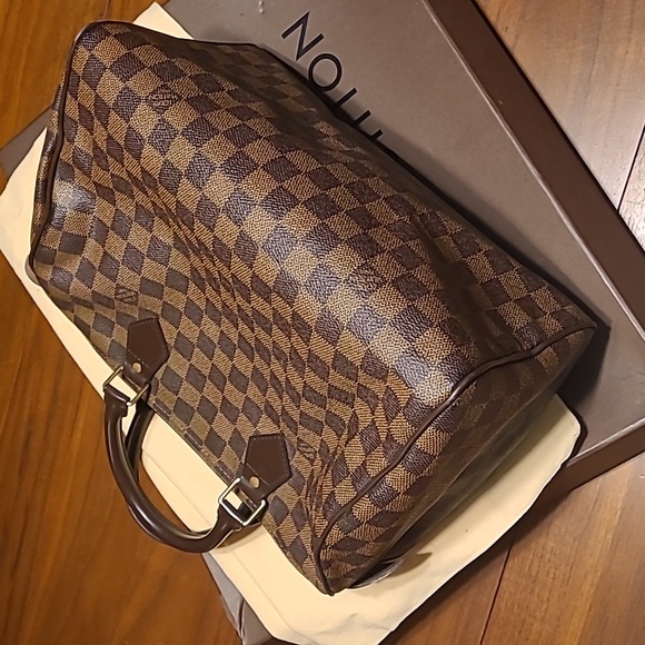 Authentic Louis Vuitton Damier Speedy 30 - Made in the USA - Picture 2 of 13